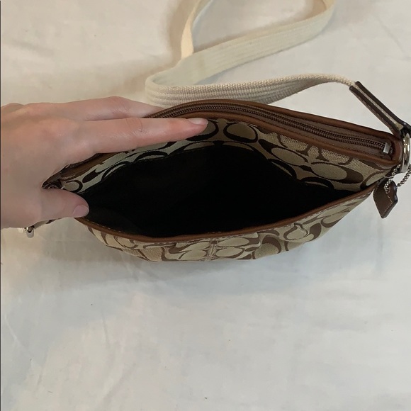 Coach | Crossbody Swingback Bag - Picture 4 of 8